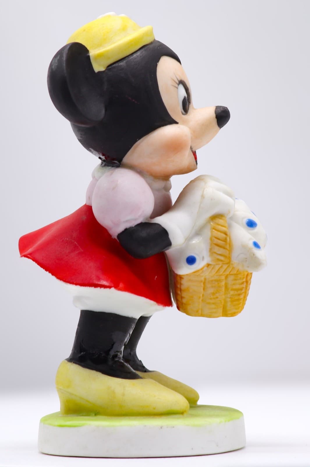 Walt Disney Minnie Mouse Figurine With Picnic Basket - paint chips on skirt - Thumbnail 4