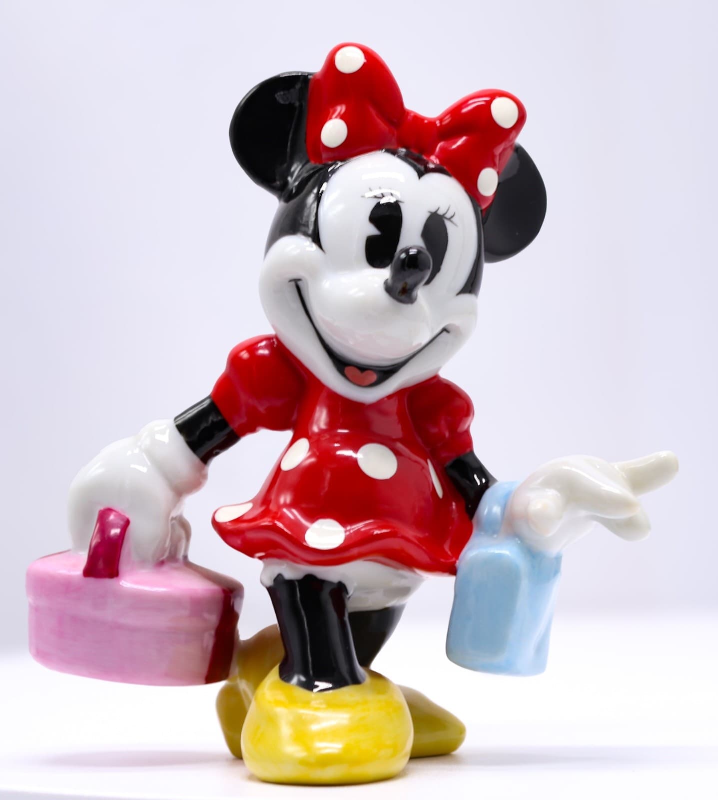 Minnie Mouse Goes Shopping Figurine 4”
