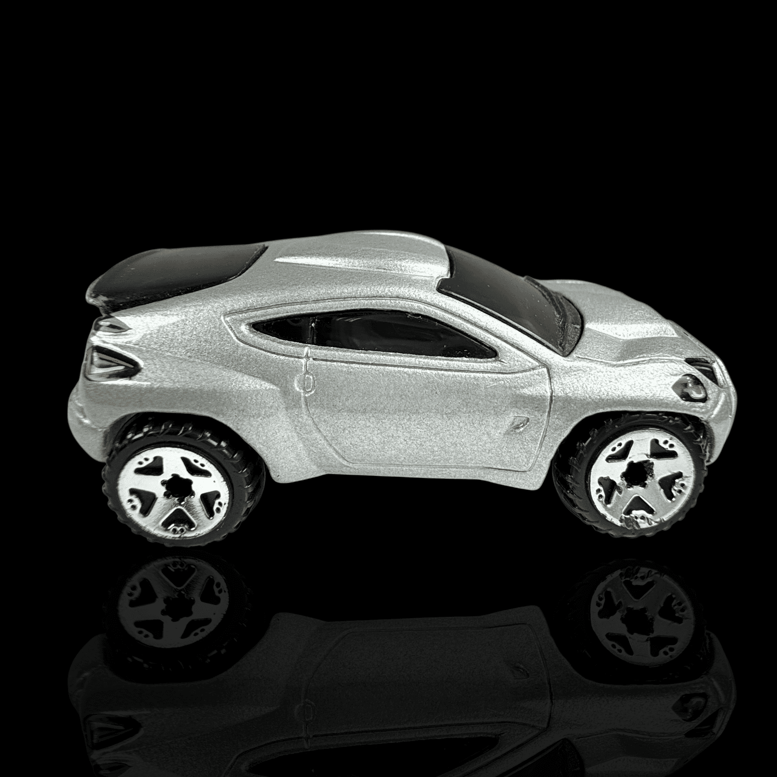 2002 Hot Wheels TOYOTA RSC ~ #27/42 ~ First Editions ~ #039 Silver SUV