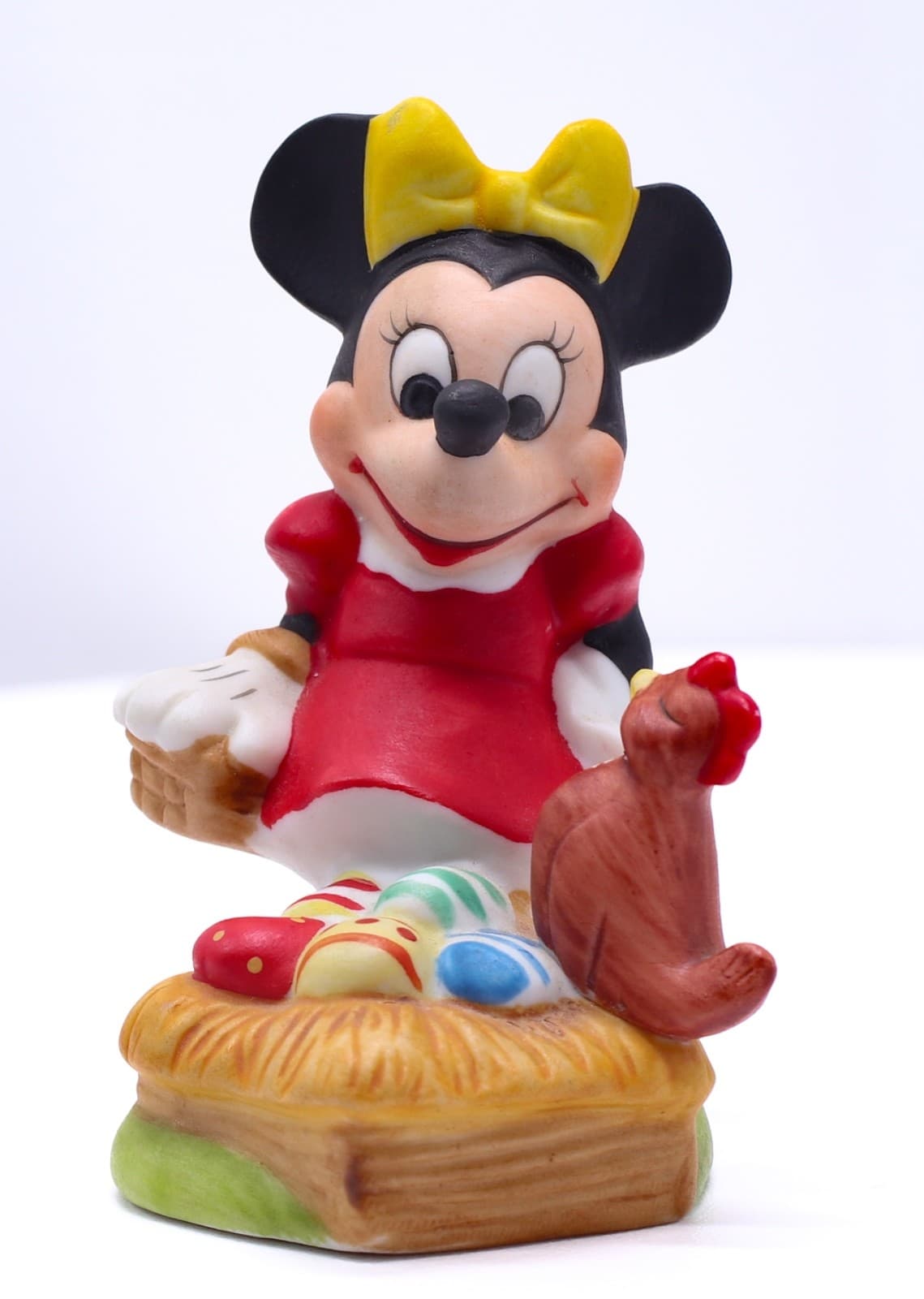 Vintage Walt Disney Productions Minnie Mouse with Chicken Bisque Figurine 3”