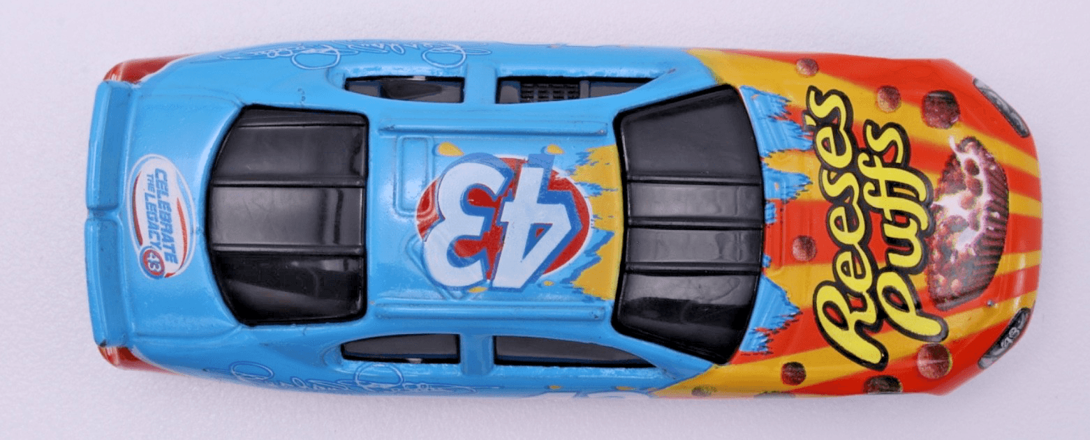 NASCAR ~ 2008 TCB ~ RICHARD PETTY #43 Reese's Puffs ~ Diecast 1:64 - Thumbnail 9