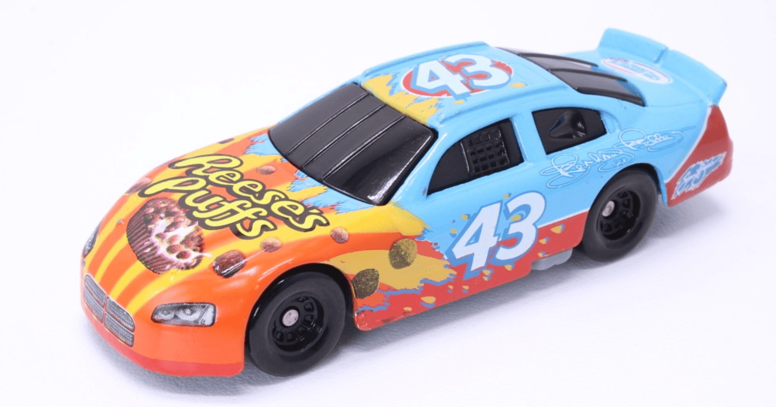 NASCAR ~ 2008 TCB ~ RICHARD PETTY #43 Reese's Puffs ~ Diecast 1:64 - Thumbnail 2