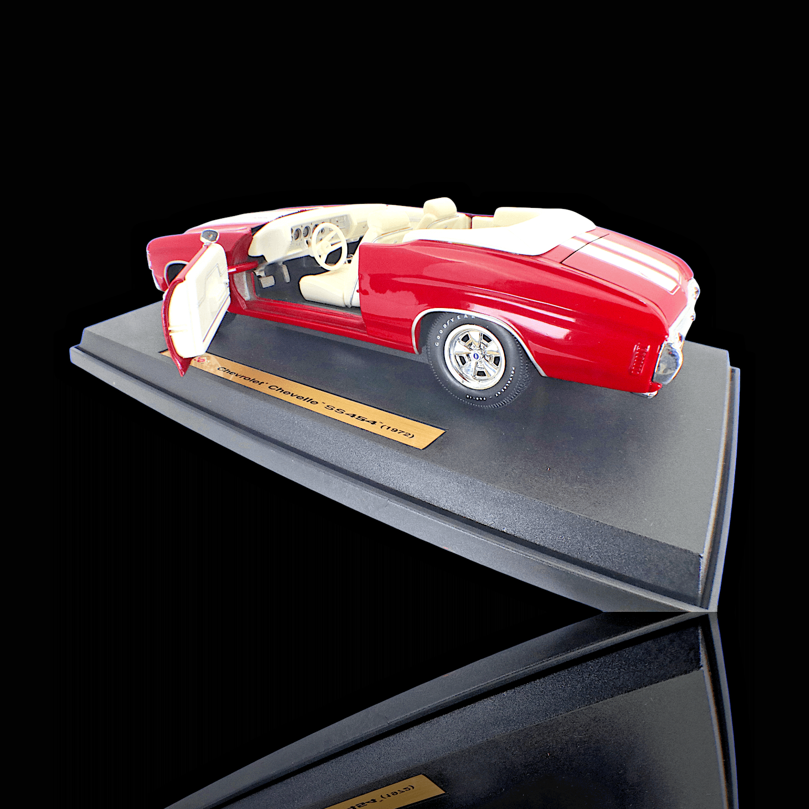 Maisto 1972 CHEVY CHEVELLE SS 454 Convertible ~ Diecast ~ Red ~ 1:18 - Thumbnail 10