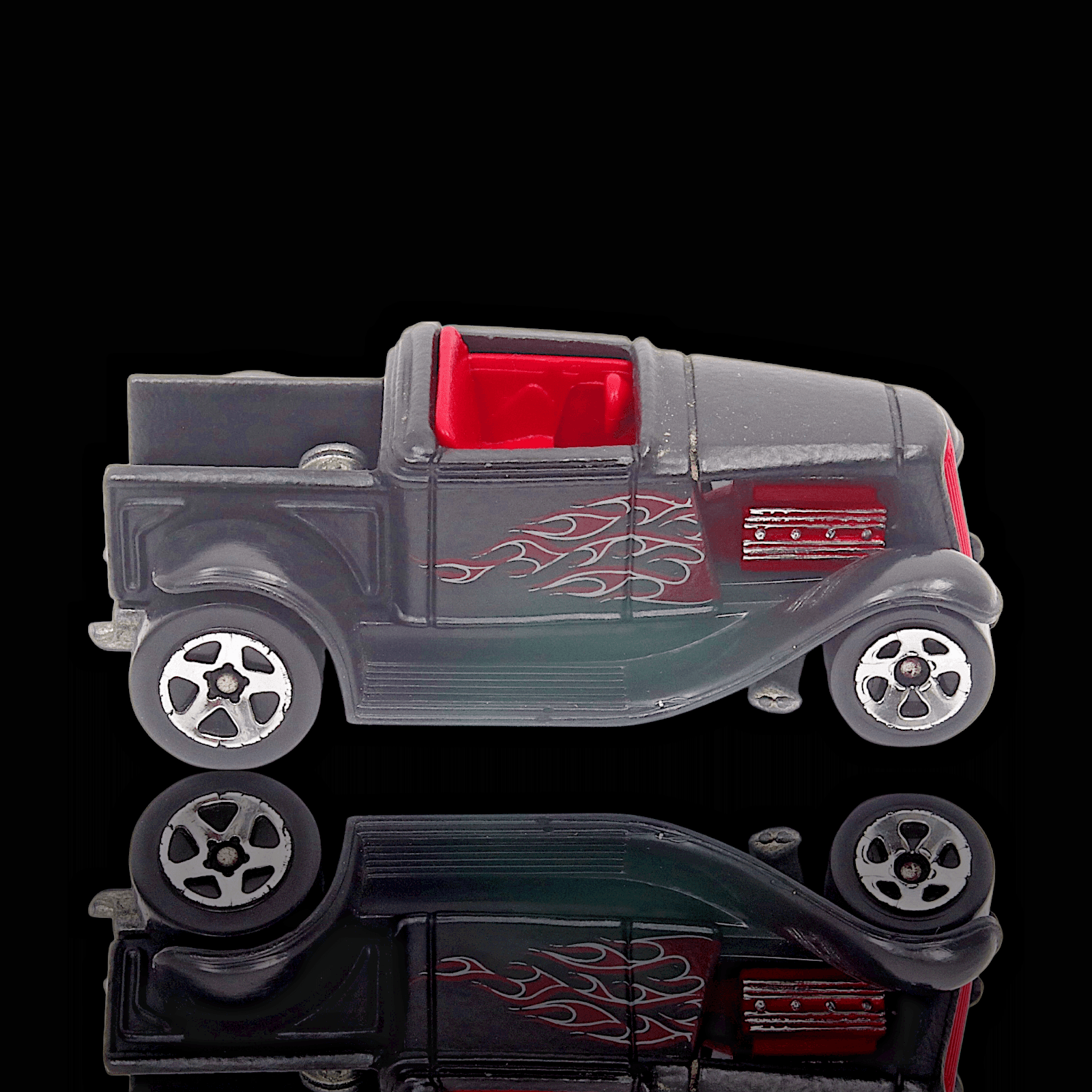 Hot Wheels HOOLIGAN ~ 2001 First Editions 6/36 #018 5SP ~ Black w/Red Flames