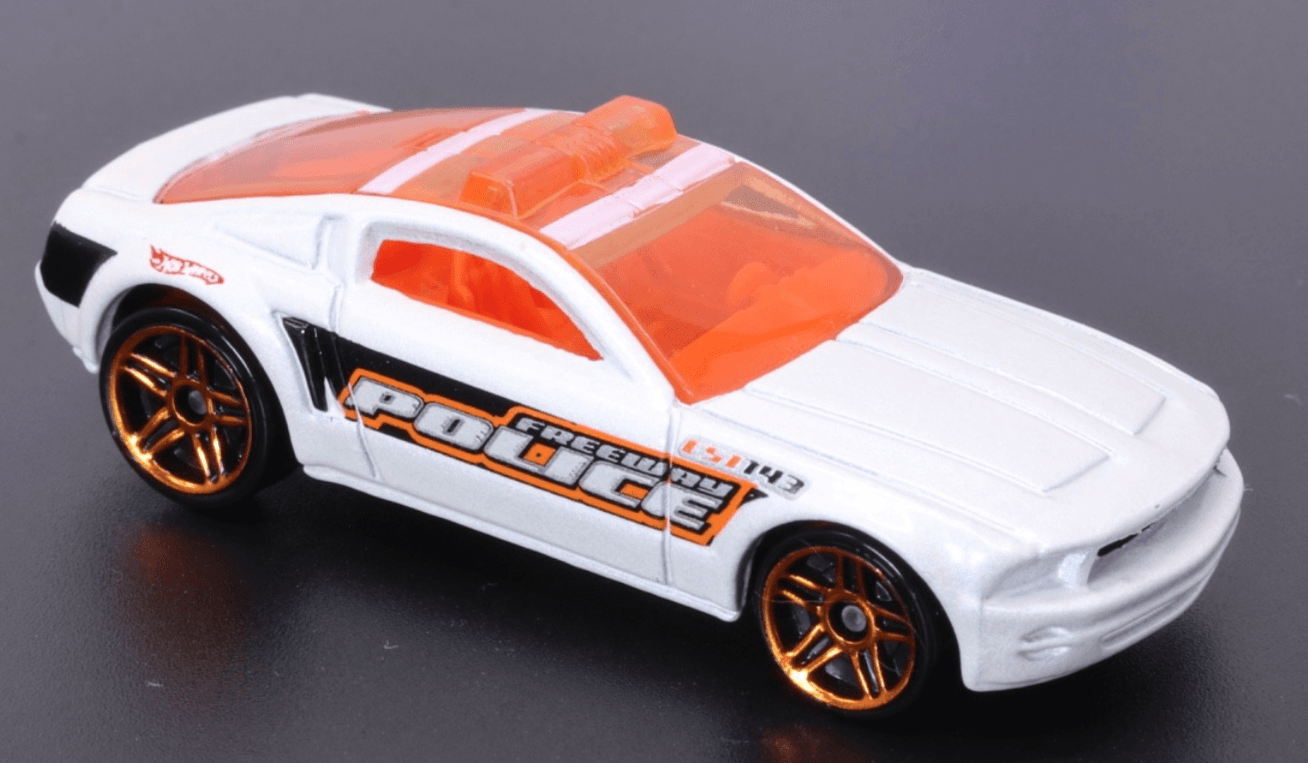 2009 Hot Wheels ~ FORD MUSTANG GT CONCEPT POLICE CAR ~ White 1:64 Diecast
