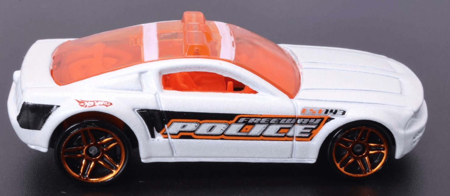 2009 Hot Wheels ~ FORD MUSTANG GT CONCEPT POLICE CAR ~ White 1:64 Diecast - Thumbnail 3