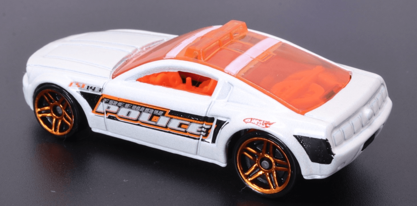 2009 Hot Wheels ~ FORD MUSTANG GT CONCEPT POLICE CAR ~ White 1:64 Diecast - Thumbnail 6