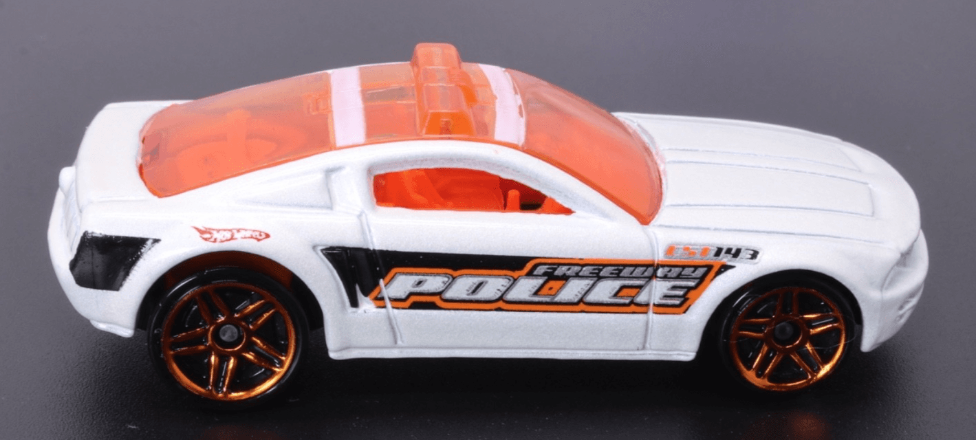 2009 Hot Wheels ~ FORD MUSTANG GT CONCEPT POLICE CAR ~ White 1:64 Diecast - Thumbnail 11
