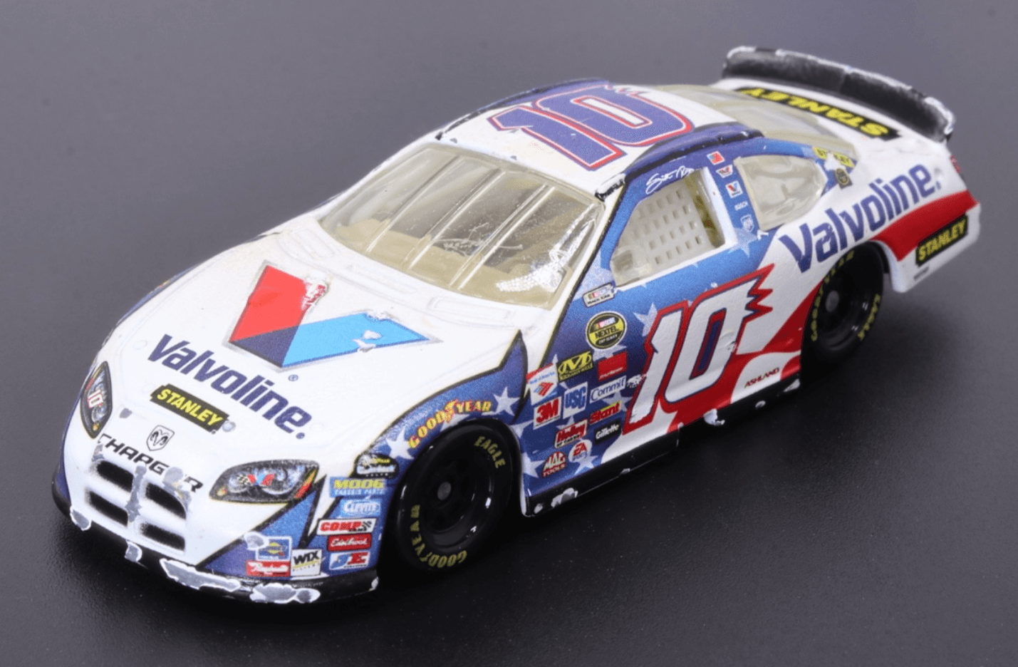 NASCAR ~ SCOTT RIGGS ~ 2007 #10 DODGE CHARGER ~ 1/64 - Thumbnail 2