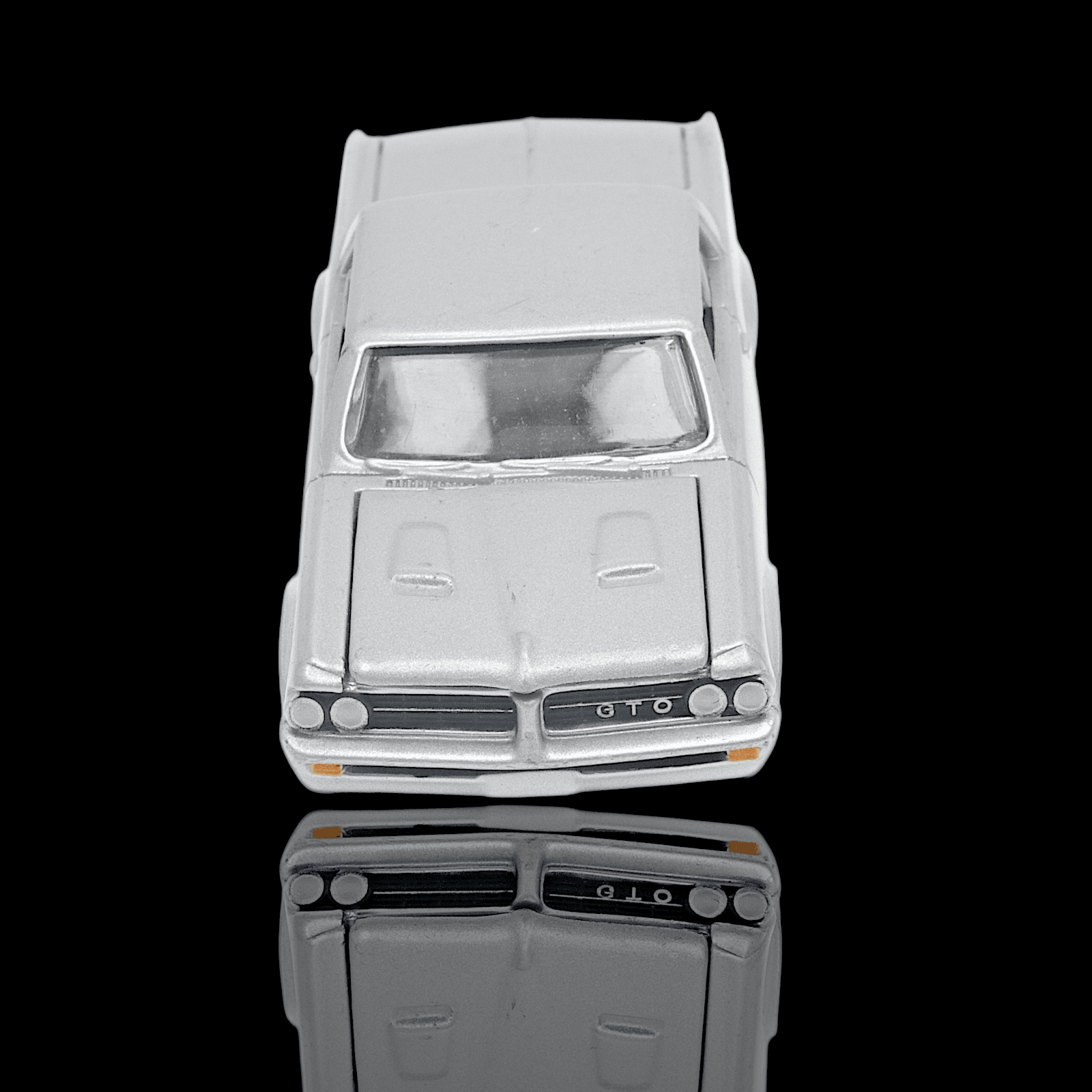 Johnny Lightning 1965 PONTIAC GTO ~ Premium Silver ~ 1:64 Diecast Muscle Car - Thumbnail 3