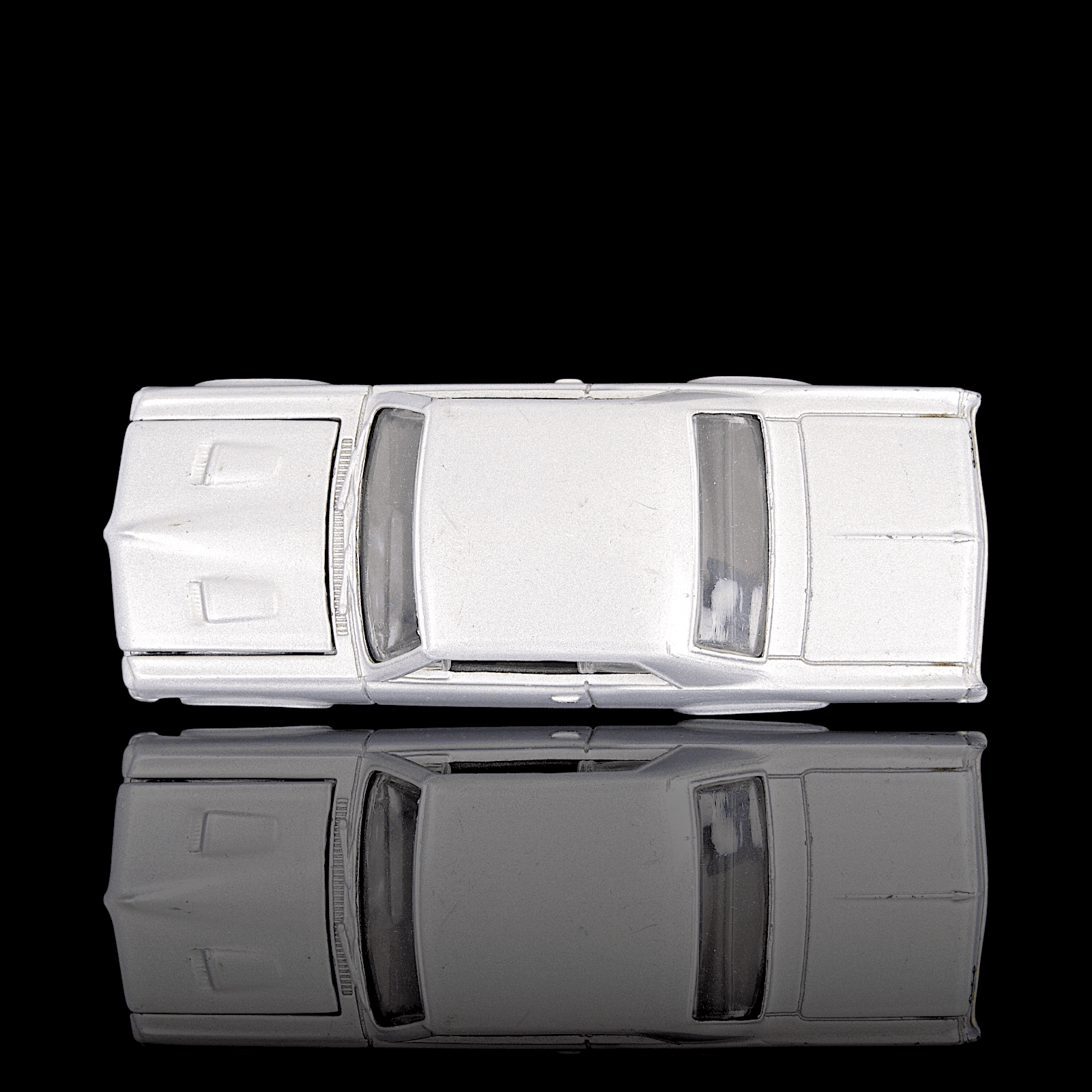 Johnny Lightning 1965 PONTIAC GTO ~ Premium Silver ~ 1:64 Diecast Muscle Car - Thumbnail 5