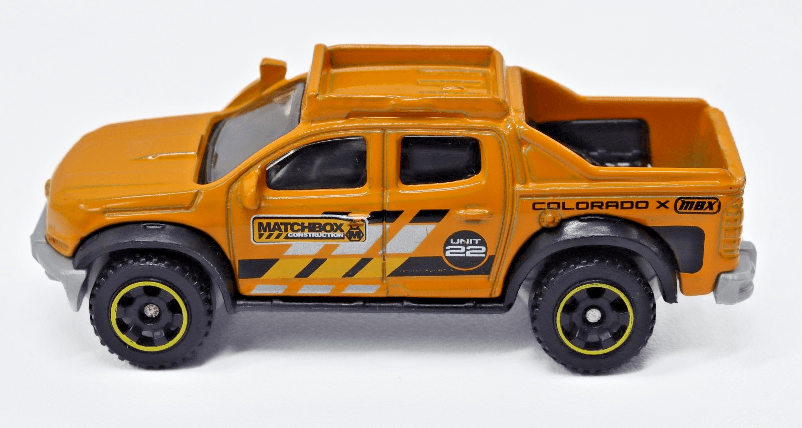 2024 Matchbox Construction ~ 2016 CHEVY COLORADO XTREME ~ Diecast 1:64 - Thumbnail 4
