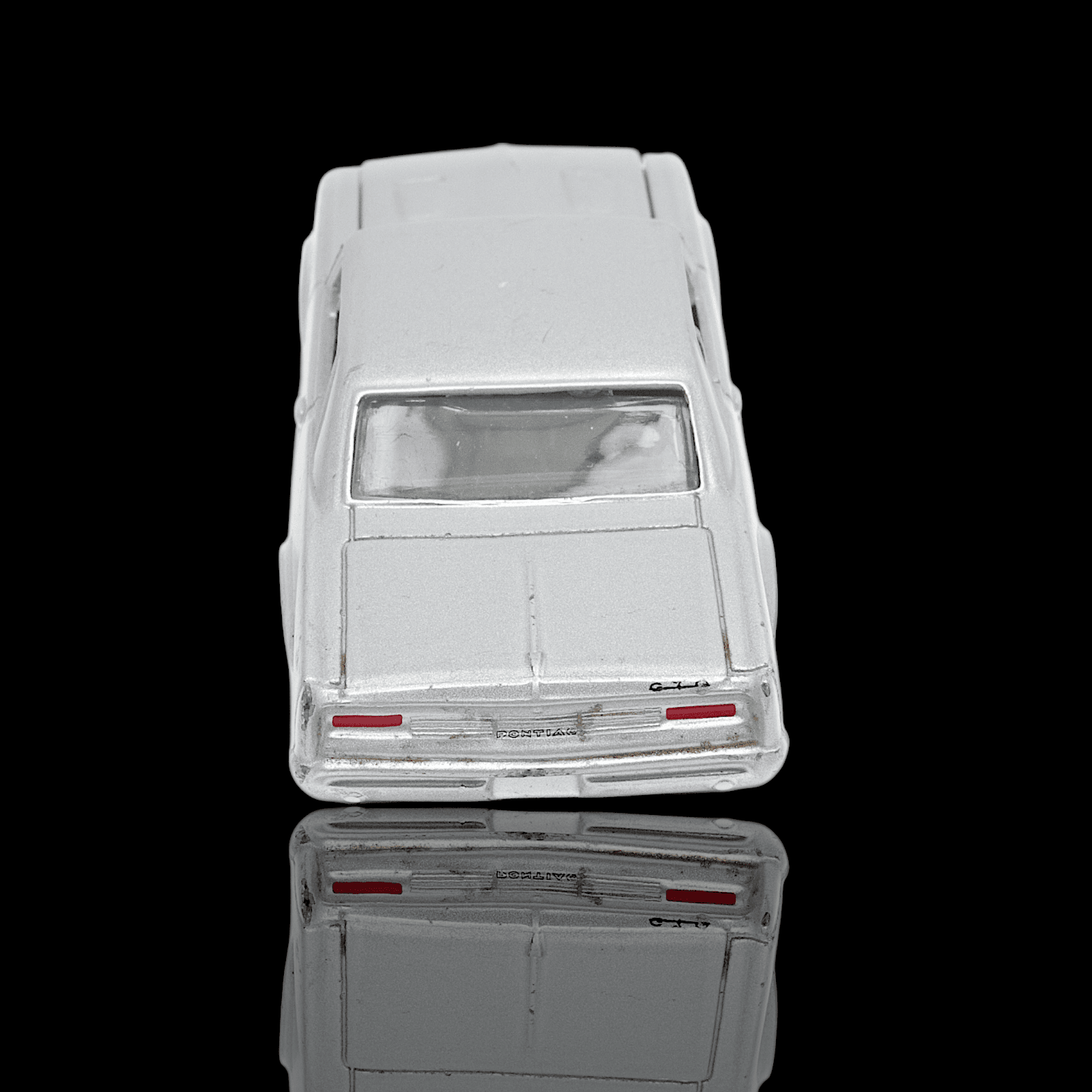 Johnny Lightning 1965 PONTIAC GTO ~ Premium Silver ~ 1:64 Diecast Muscle Car - Thumbnail 4