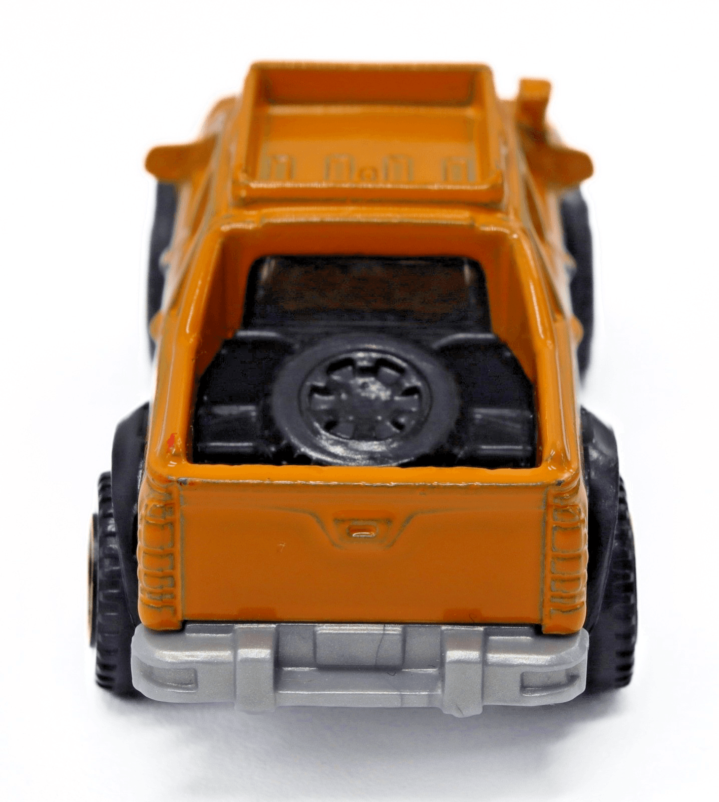2024 Matchbox Construction ~ 2016 CHEVY COLORADO XTREME ~ Diecast 1:64 - Thumbnail 7