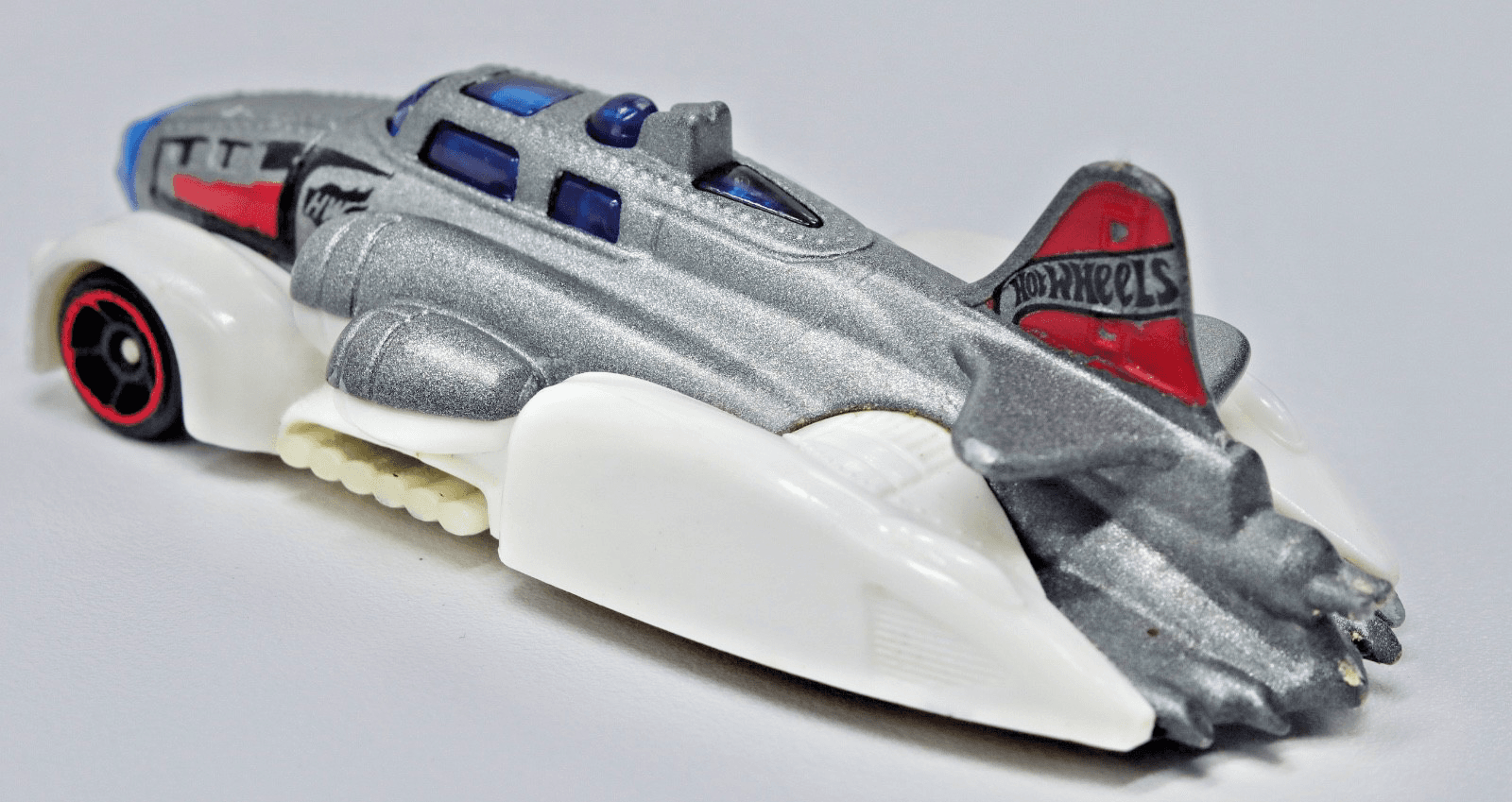 2017 Hot Wheels Mystery Models ~ FAST FORTRESS B-17 Bomber ~ Gray White Diecast - Thumbnail 5