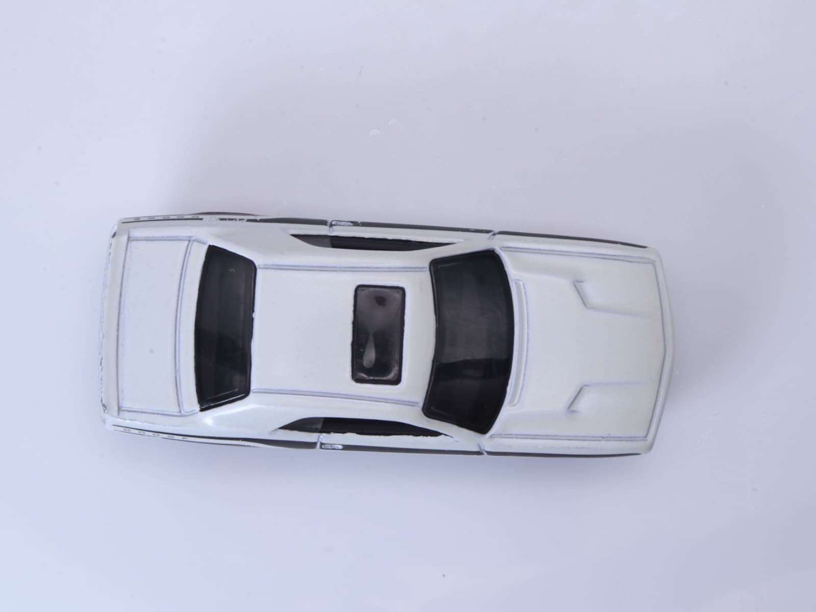 Hot Wheels Muscle Mania ~ 2008 DODGE CHALLENGER SRT ~ Diecast 1/64 - Thumbnail 10