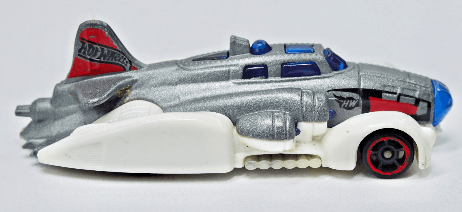 2017 Hot Wheels Mystery Models ~ FAST FORTRESS B-17 Bomber ~ Gray White Diecast - Thumbnail 2