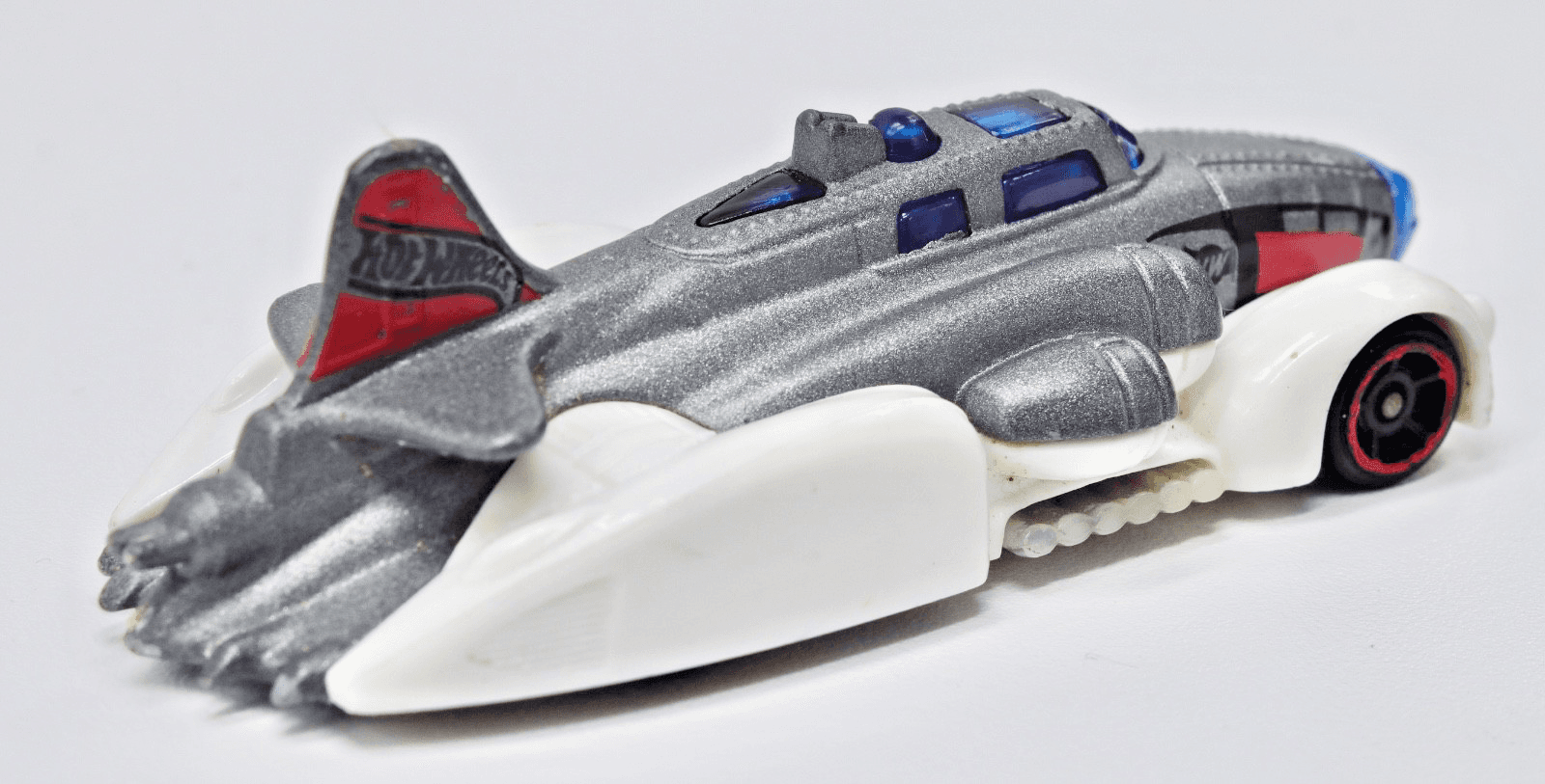 2017 Hot Wheels Mystery Models ~ FAST FORTRESS B-17 Bomber ~ Gray White Diecast - Thumbnail 4