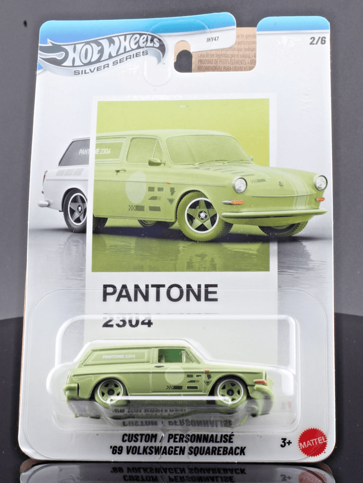 2026 Hot Wheels Silver Series PANTONE 2304 ~ 1969 VOLKSWAGEN SQUAREBACK (2/6) - Thumbnail 3
