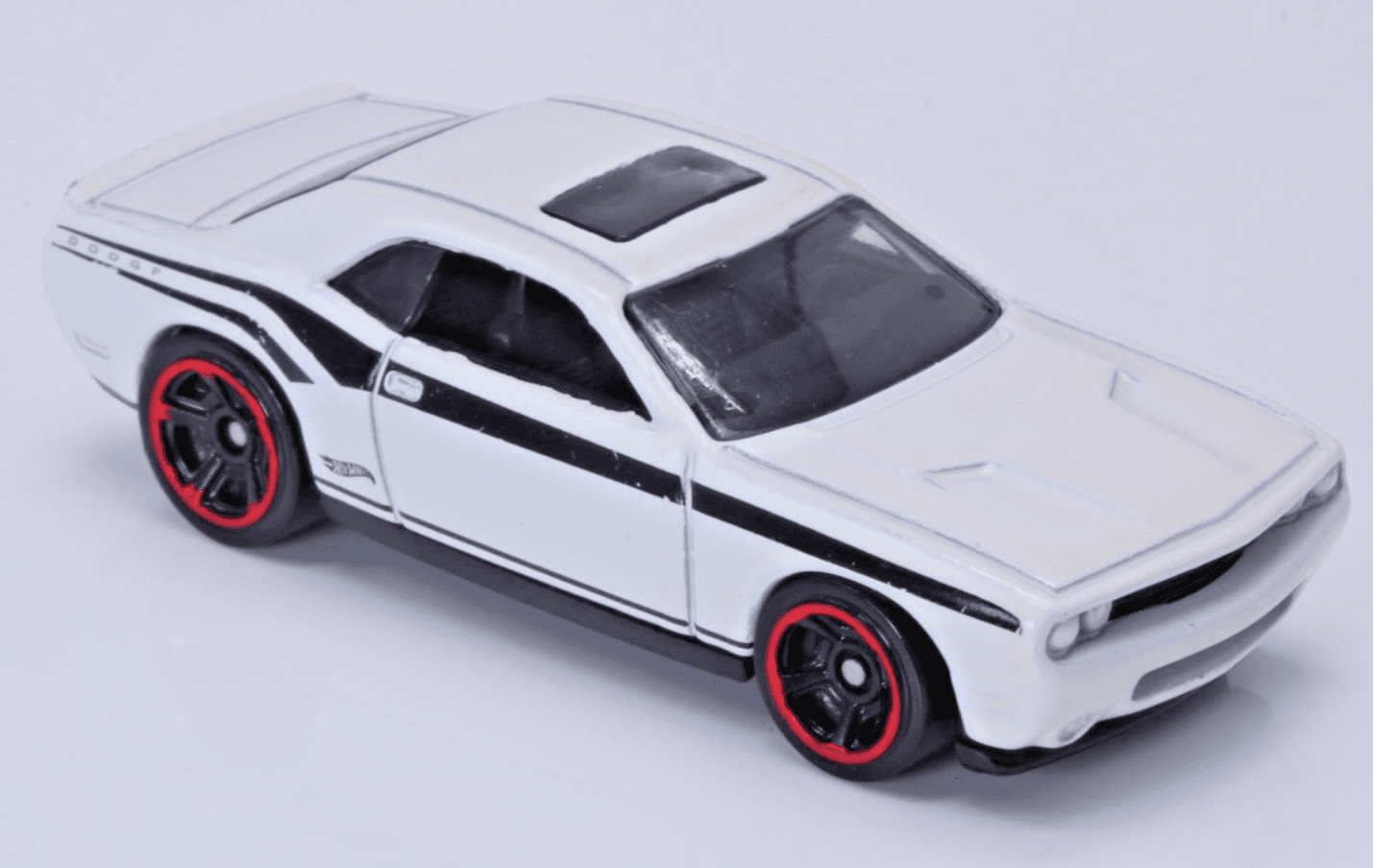 Hot Wheels Muscle Mania ~ 2008 DODGE CHALLENGER SRT ~ Diecast 1/64