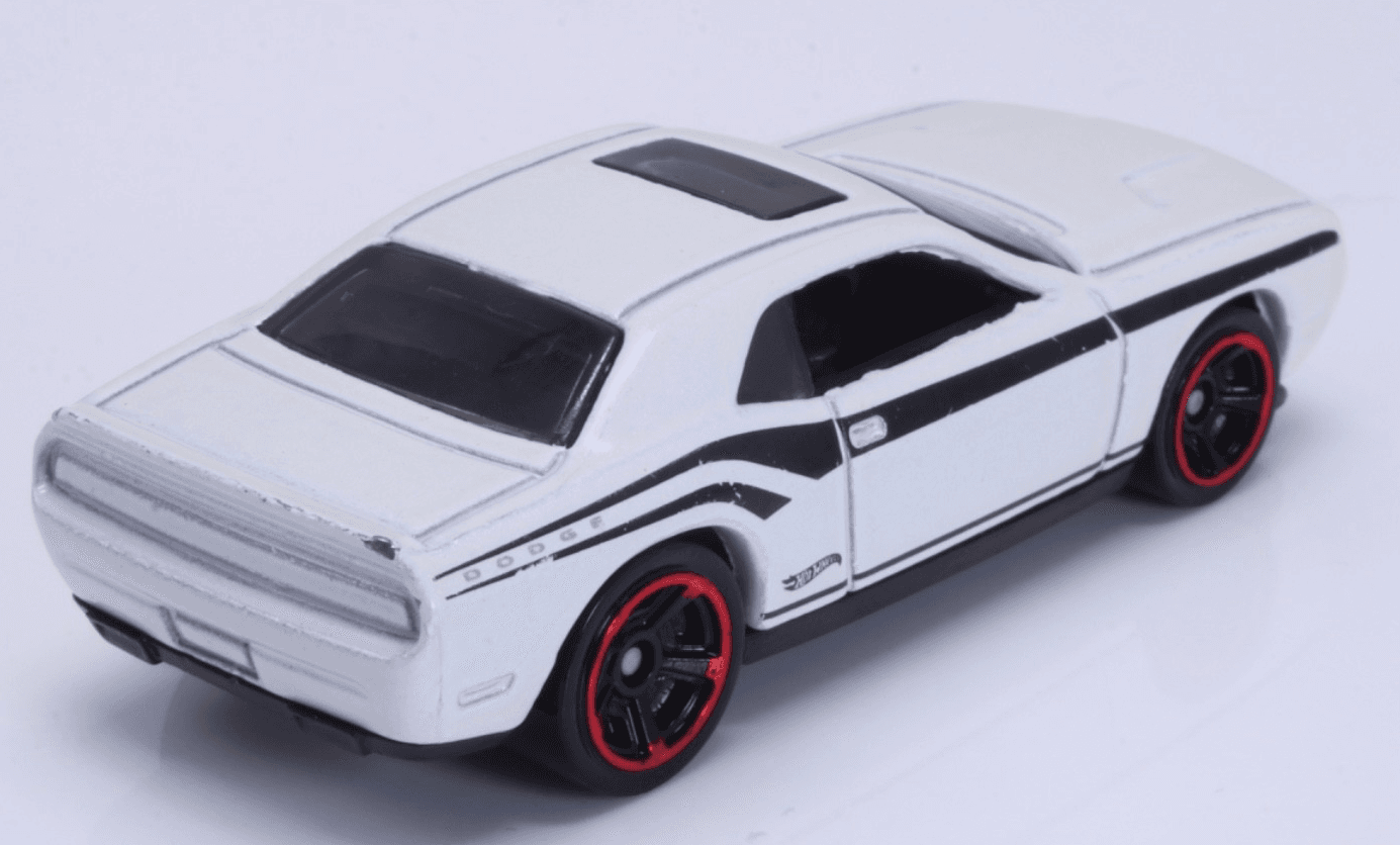Hot Wheels Muscle Mania ~ 2008 DODGE CHALLENGER SRT ~ Diecast 1/64 - Thumbnail 5