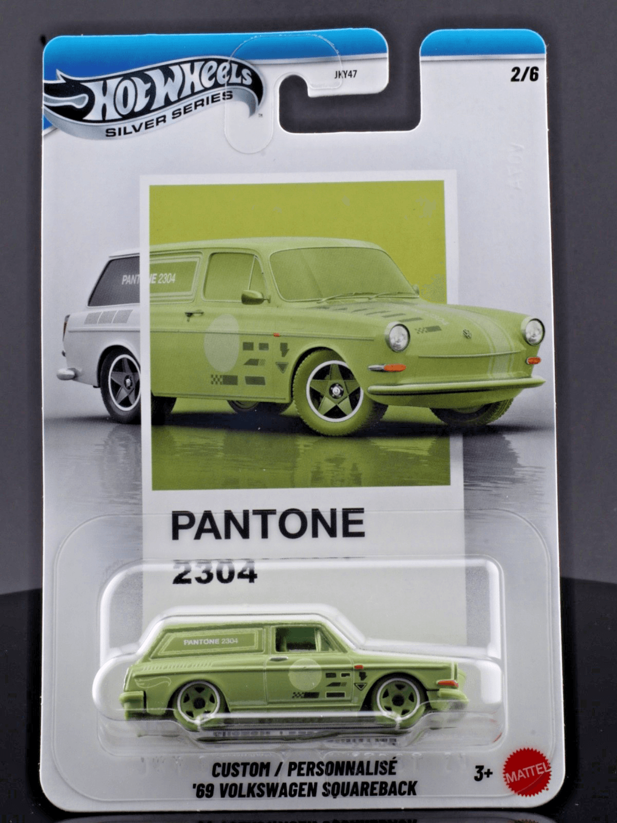 2026 Hot Wheels Silver Series PANTONE 2304 ~ 1969 VOLKSWAGEN SQUAREBACK (2/6)