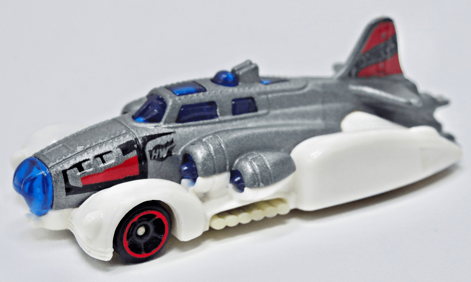 2017 Hot Wheels Mystery Models ~ FAST FORTRESS B-17 Bomber ~ Gray White Diecast
