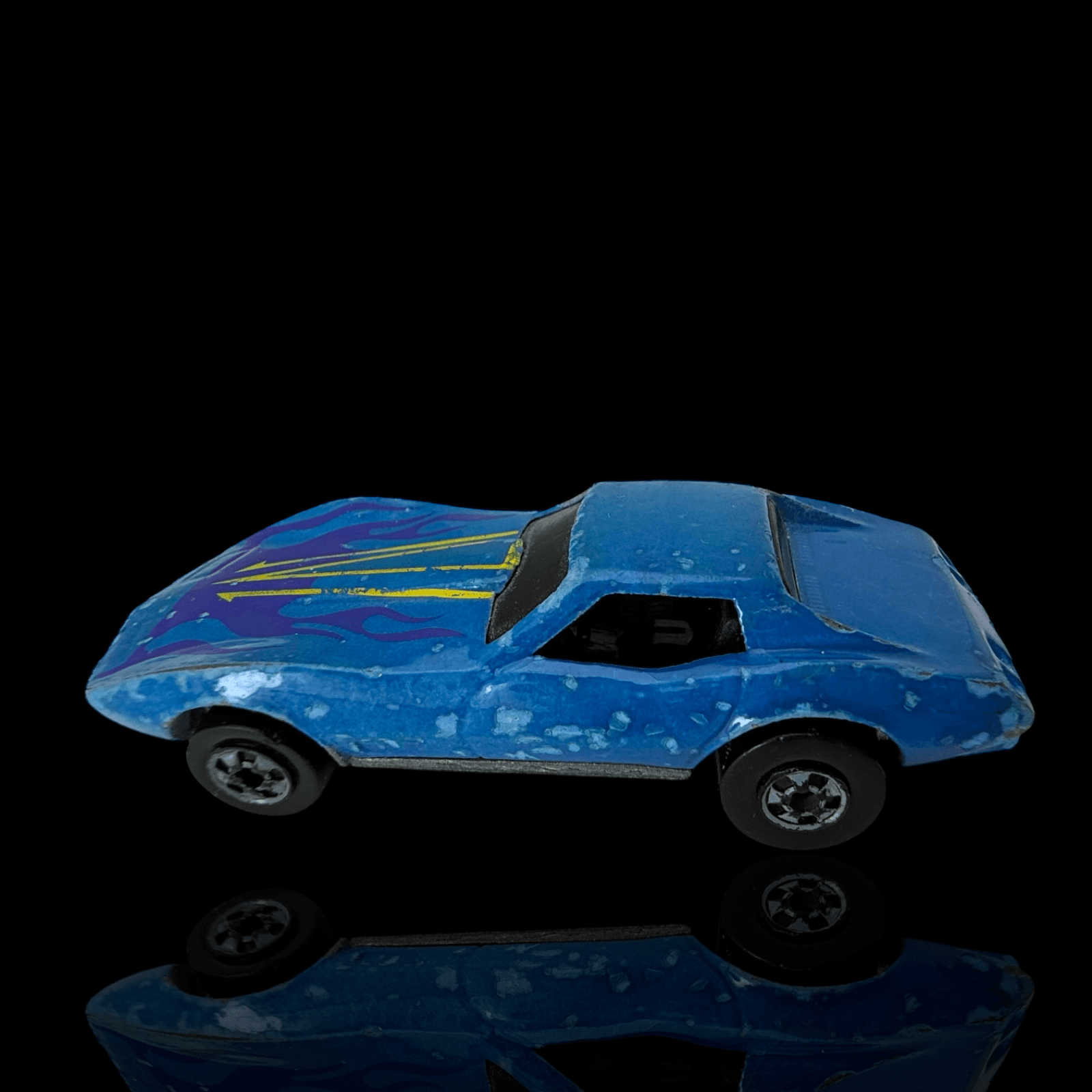 Hot Wheels 1975 Corvette Stingray - Thumbnail 2
