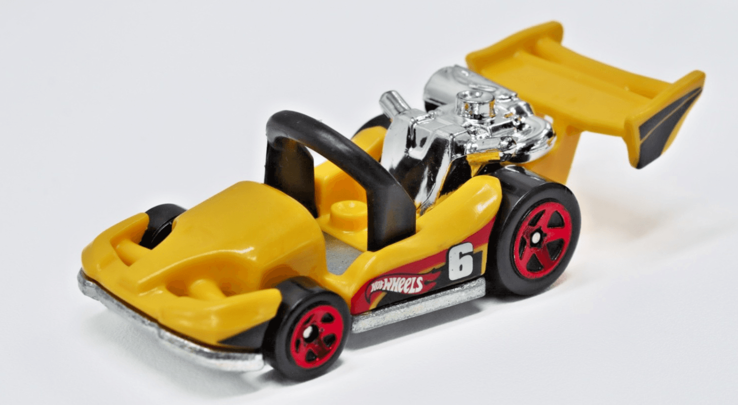 2017 Hot Wheels Fans Stands Collection ~ YELLOWS GO KART ~ Chrome 5-Spoke Wheels - Thumbnail 2