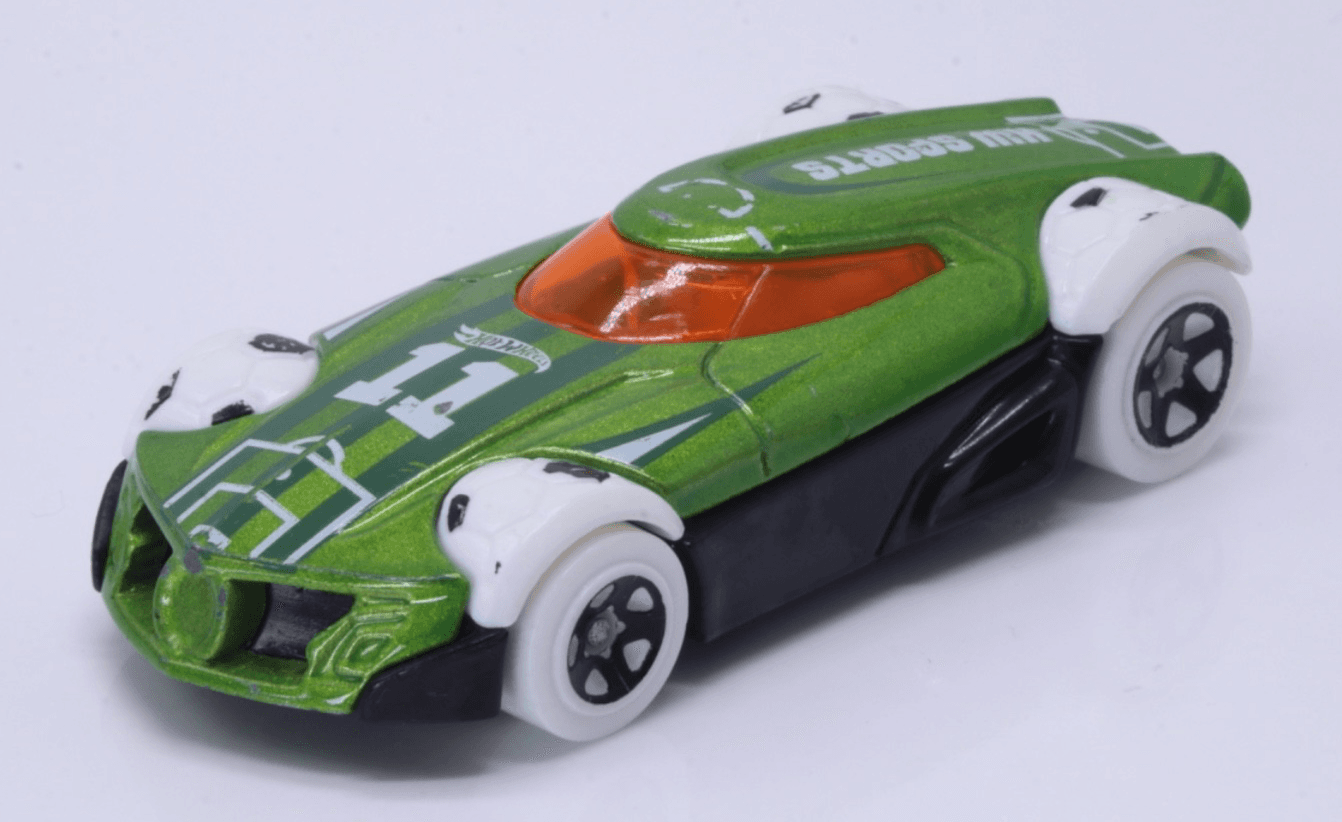 2021 Hot Wheels Sports Series ~ MR11 ~ Green Soccer Car Die-Cast 1/64 - Thumbnail 2