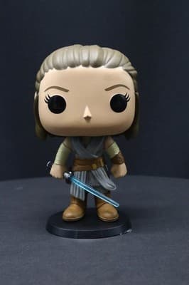 Funko Pop Star Wars Rey w/Lightsaber #104 - Vinyl Figure - On stand NO BOX