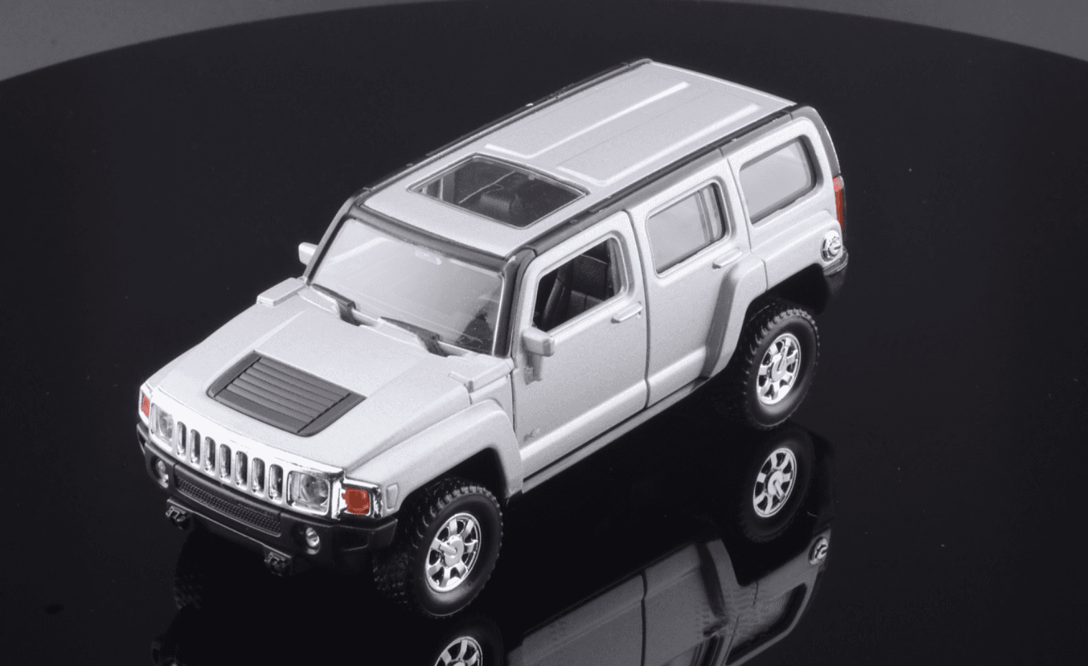 Welly ~ HUMMER H3 ~ SUV Silver 1/34 Diecast Model Car "Pull-Back" Action - Thumbnail 2