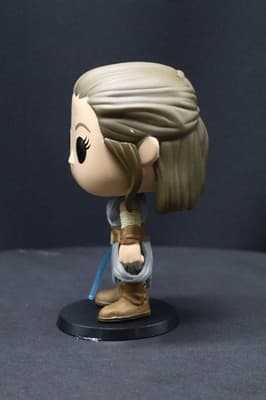 Funko Pop Star Wars Rey w/Lightsaber #104 - Vinyl Figure - On stand NO BOX - Thumbnail 4