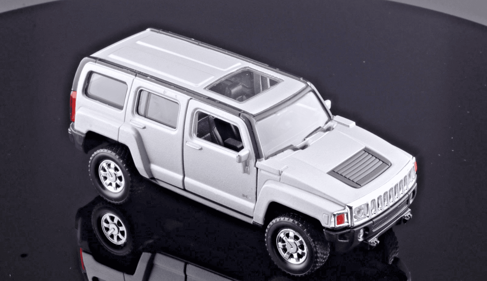 Welly ~ HUMMER H3 ~ SUV Silver 1/34 Diecast Model Car "Pull-Back" Action