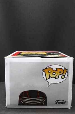 Funko Pop! Star Wars Kylo Ren #308 **Damaged Box*** - Thumbnail 10