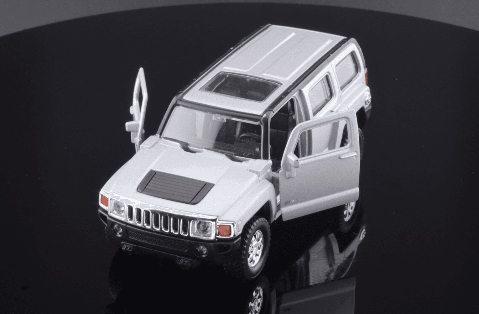 Welly ~ HUMMER H3 ~ SUV Silver 1/34 Diecast Model Car "Pull-Back" Action - Thumbnail 6