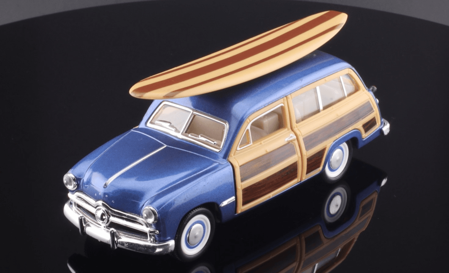 Kinsmart ~ 1949 FORD WOODY WAGON ~ Pull-Back 1/40 Diecast - Thumbnail 4