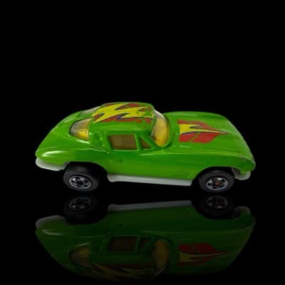 Hot Wheels 1963 CHEVY CORVETTE 1/64 Scale Die-Cast