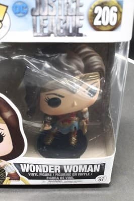 Funko Pop Heroes DC Wonder Woman 172 Figure on stand OOB - Thumbnail 8