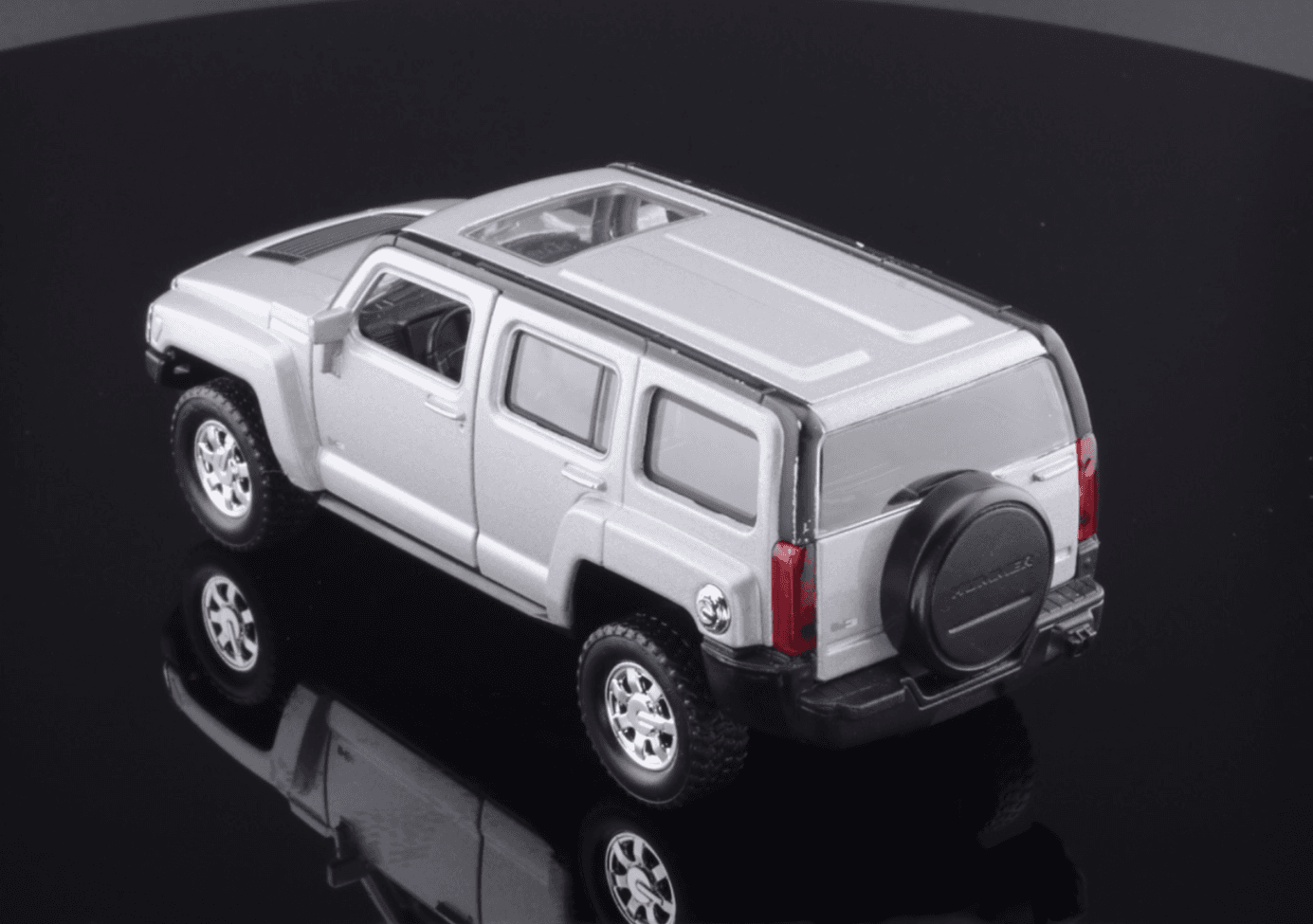 Welly ~ HUMMER H3 ~ SUV Silver 1/34 Diecast Model Car "Pull-Back" Action - Thumbnail 7