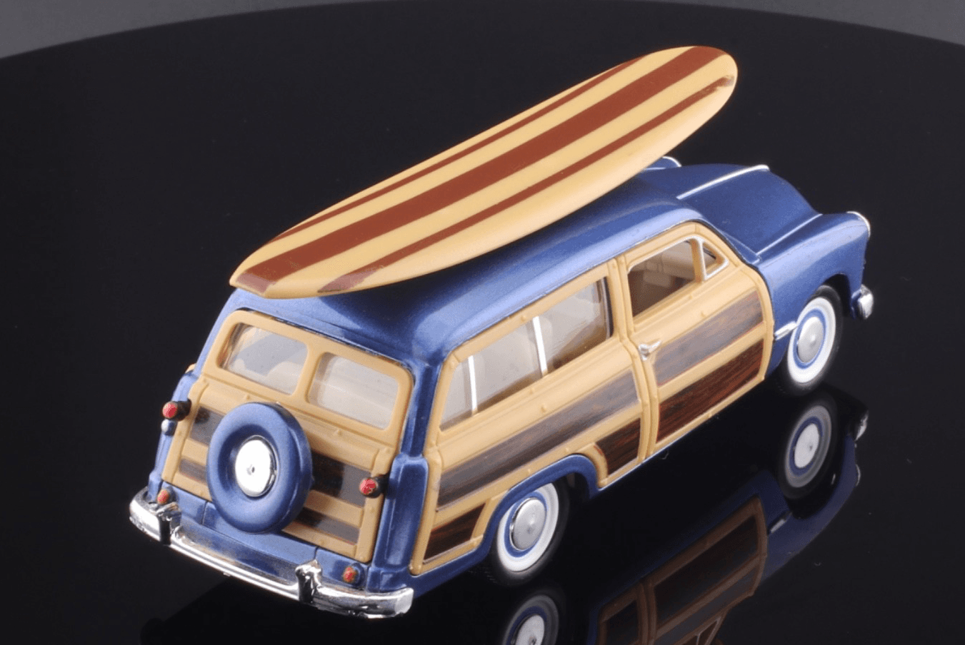Kinsmart ~ 1949 FORD WOODY WAGON ~ Pull-Back 1/40 Diecast - Thumbnail 6