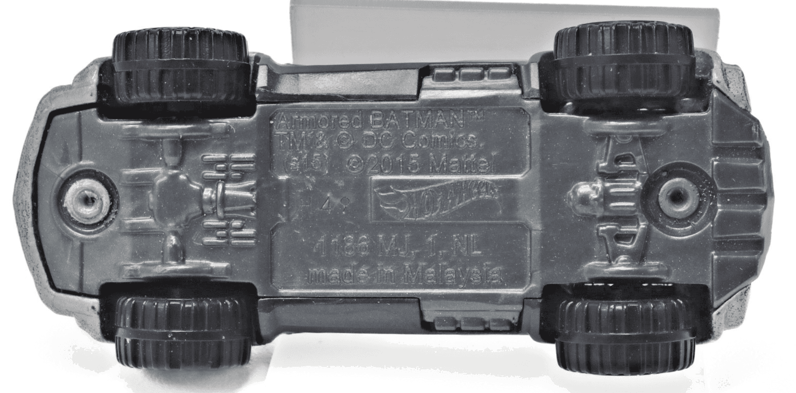 2017 Hot Wheels DC Universe ~ ARMORED BATMAN ~ 1:64 Diecast - Thumbnail 10