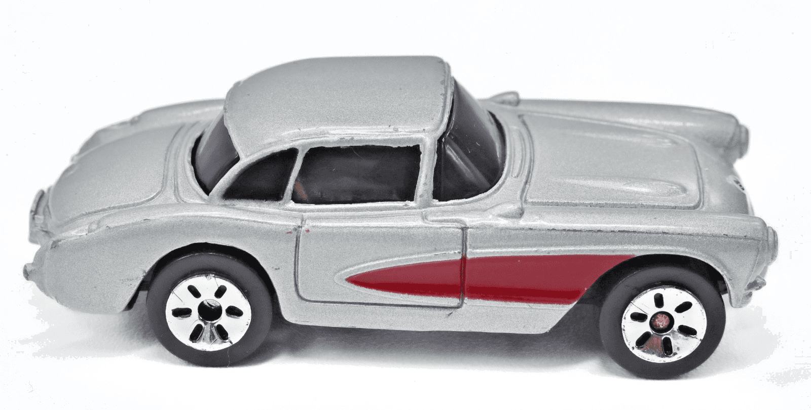 Maisto ~ 1957 CHEVROLET CORVETTE ~ Silver / Red 1:64 Diecast - Thumbnail 3