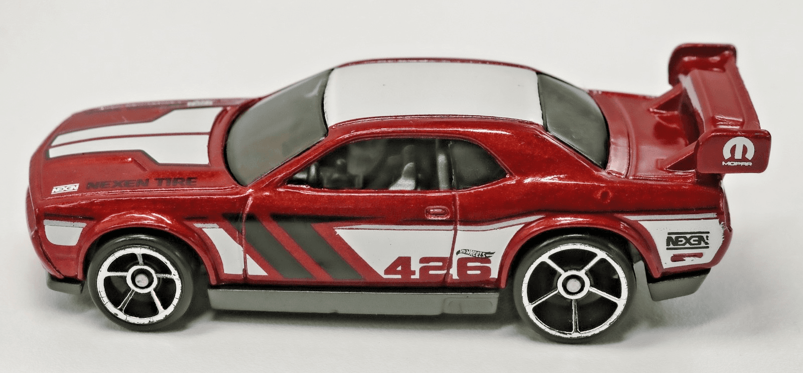 2019 Hot Wheels Nightburnerz ~ DODGE CHALLENGER DRIFT CAR ~ Diecast 1/64 - Thumbnail 4