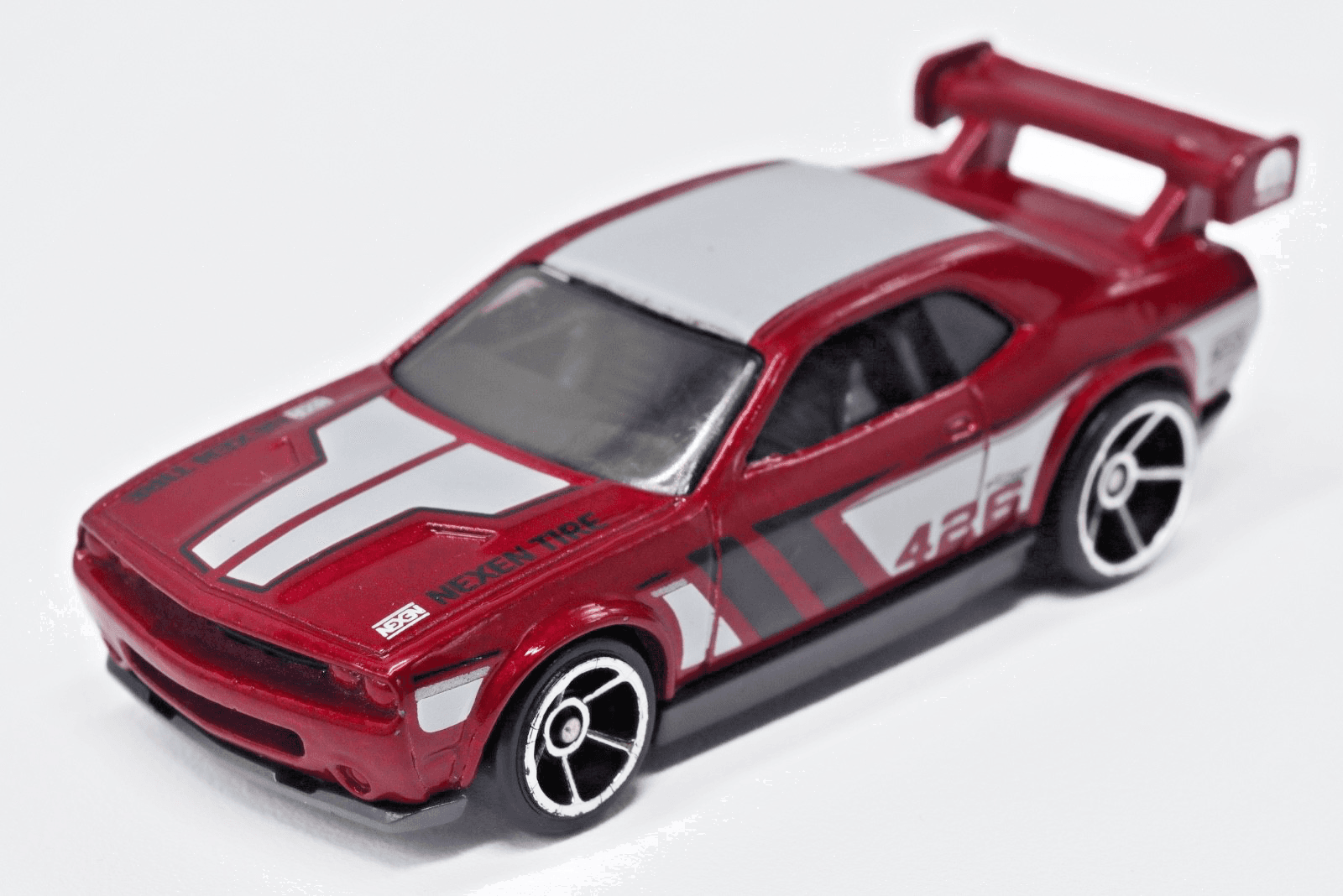 2019 Hot Wheels Nightburnerz ~ DODGE CHALLENGER DRIFT CAR ~ Diecast 1/64 - Thumbnail 2