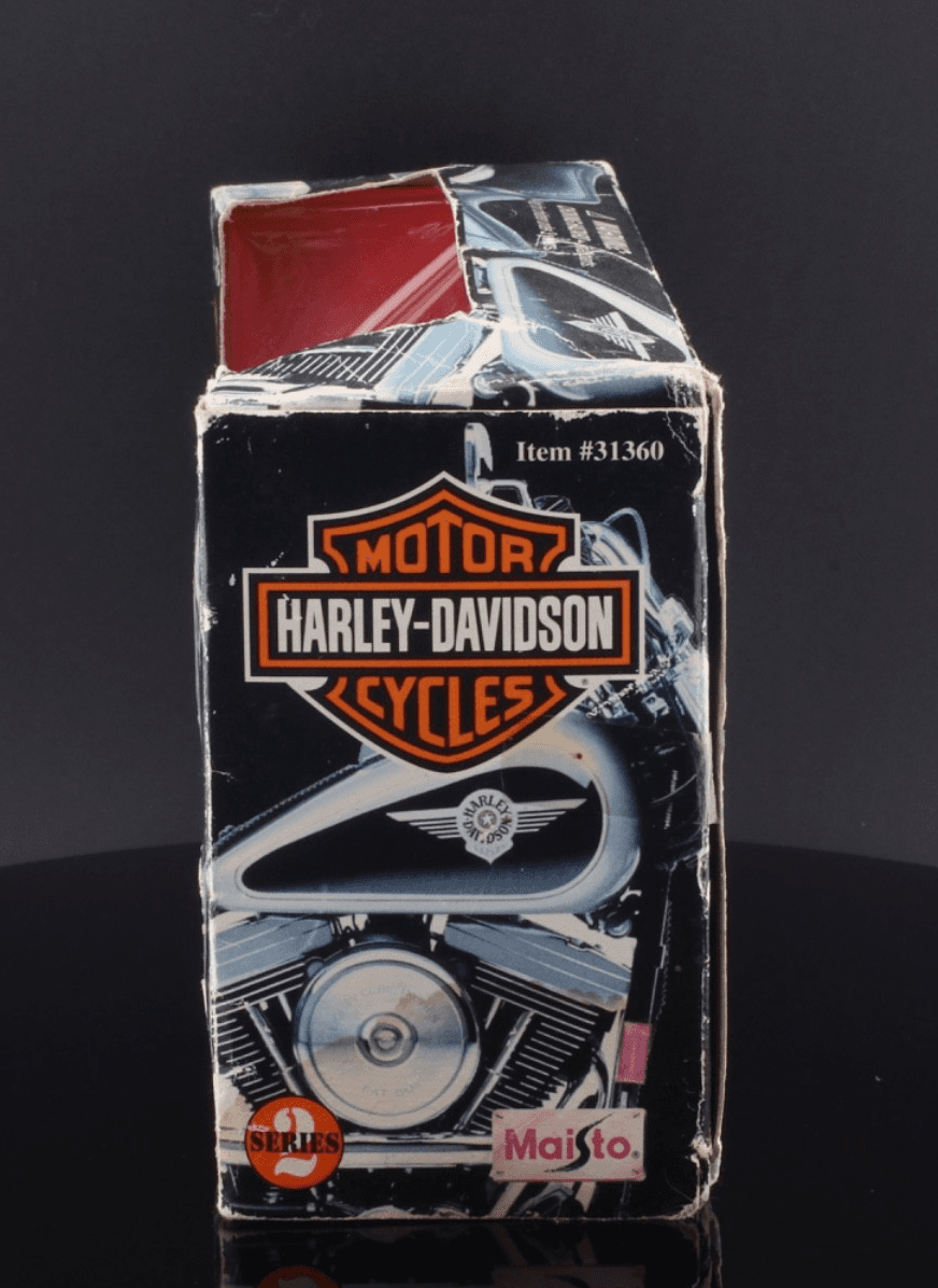 Maisto ~ HARLEY-DAVIDSON 1997 FXDL DYNA LOW RIDER ~ 1/18 Purple Diecast - Thumbnail 11