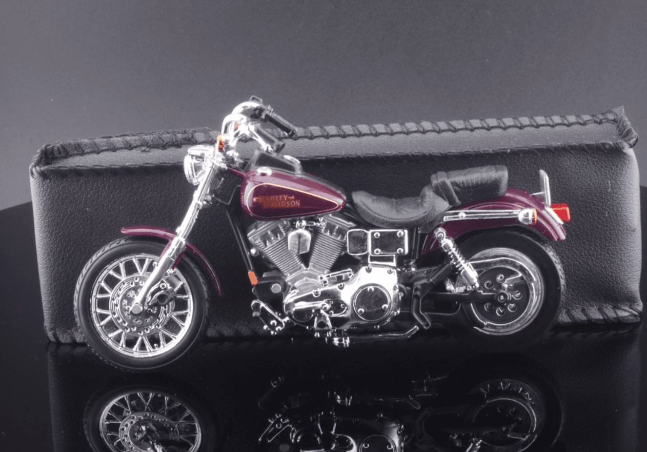 Maisto ~ HARLEY-DAVIDSON 1997 FXDL DYNA LOW RIDER ~ 1/18 Purple Diecast - Thumbnail 9