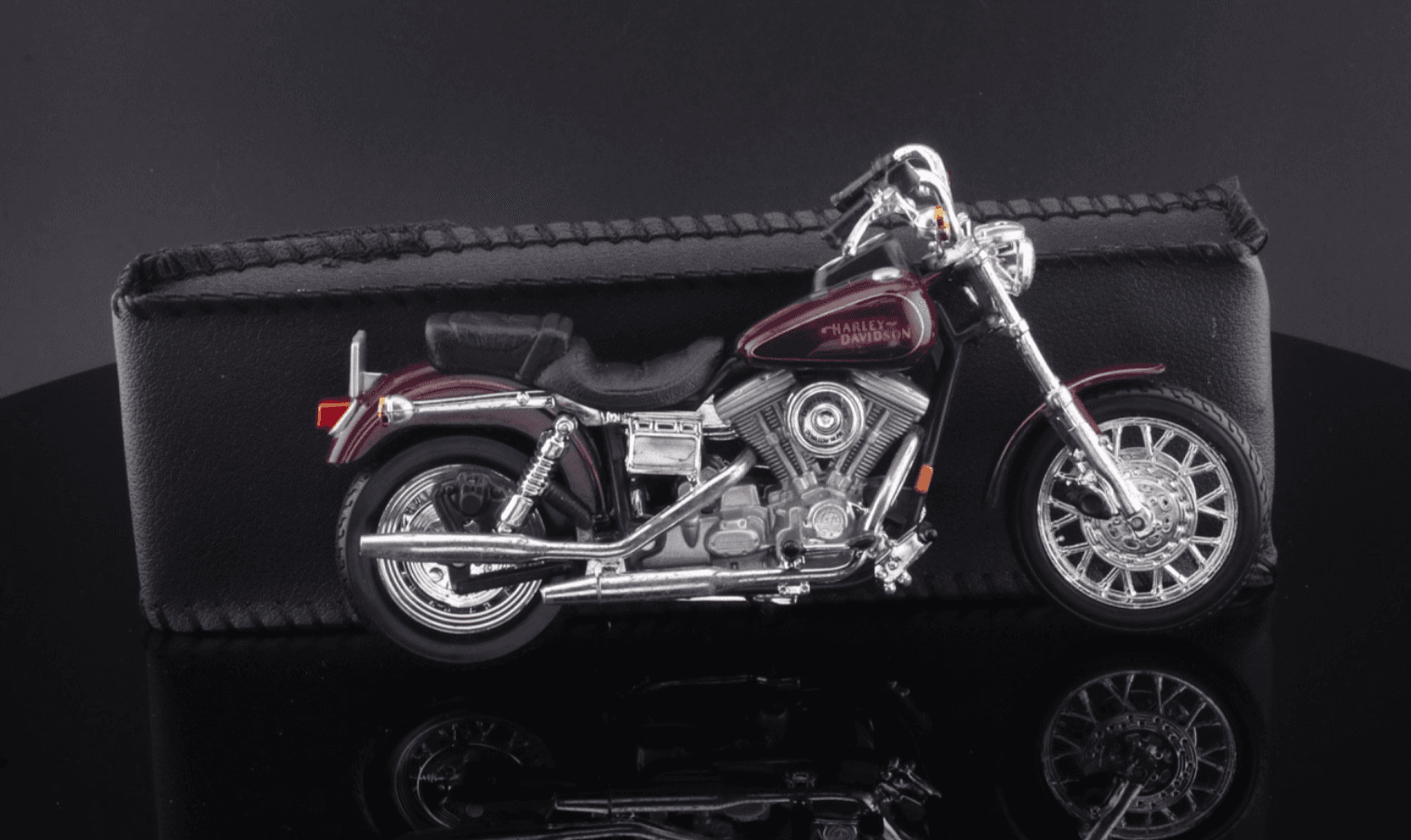Maisto ~ HARLEY-DAVIDSON 1997 FXDL DYNA LOW RIDER ~ 1/18 Purple Diecast