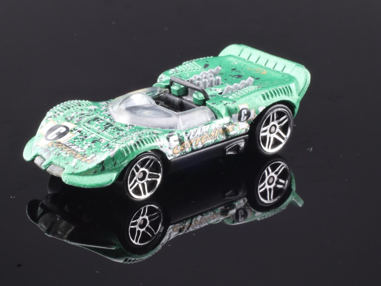 2001 Hot Wheels ~ CHAPARRAL 2 ~ Cyborg City 5-Pack ~ Collector # 178 - Thumbnail 2