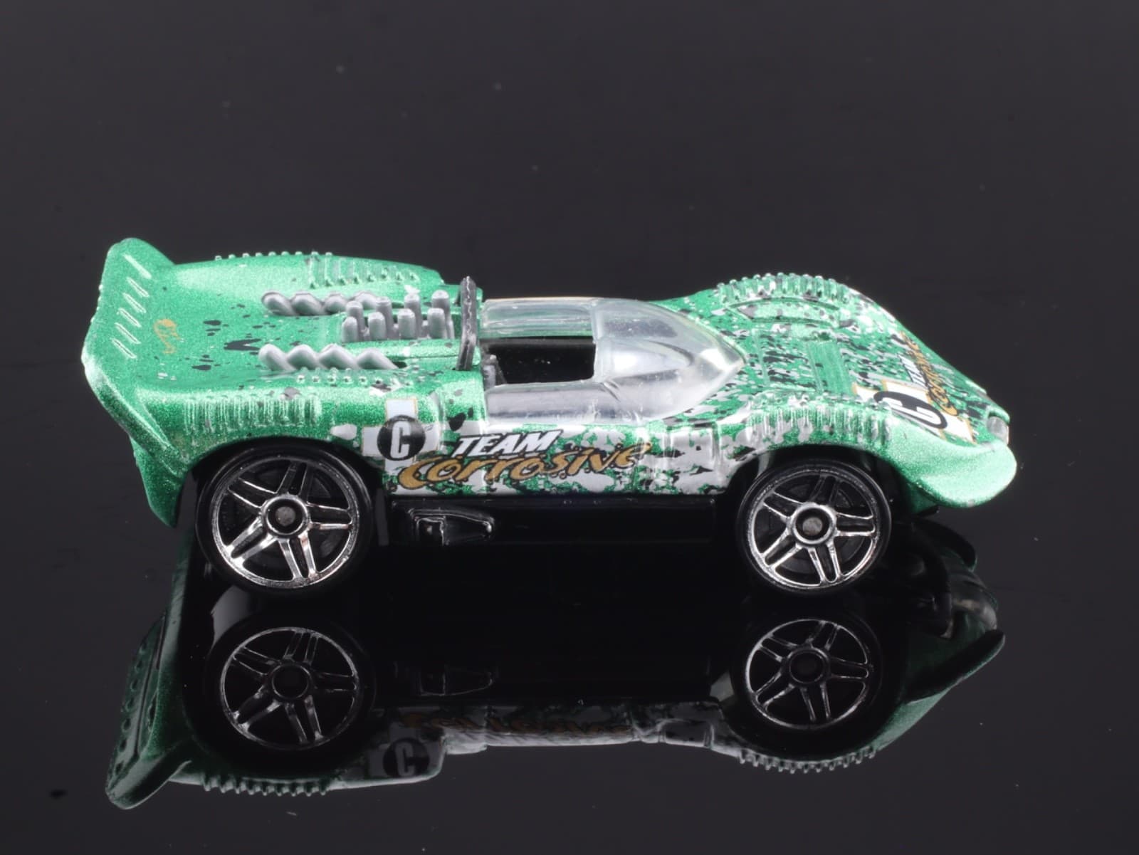 2001 Hot Wheels ~ CHAPARRAL 2 ~ Cyborg City 5-Pack ~ Collector # 178 - Thumbnail 3